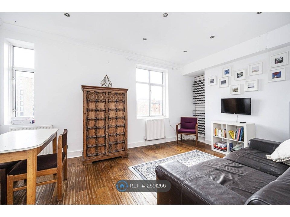 Property photo 1 of 9 Living Room