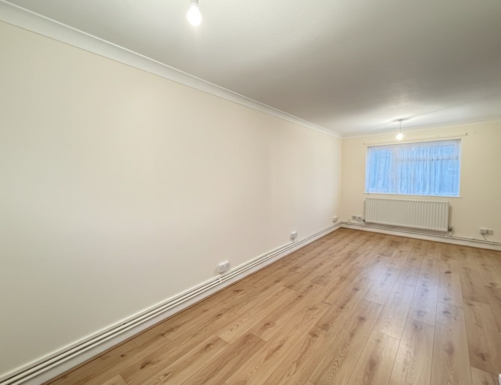 Property photo 3 of 11 4811732