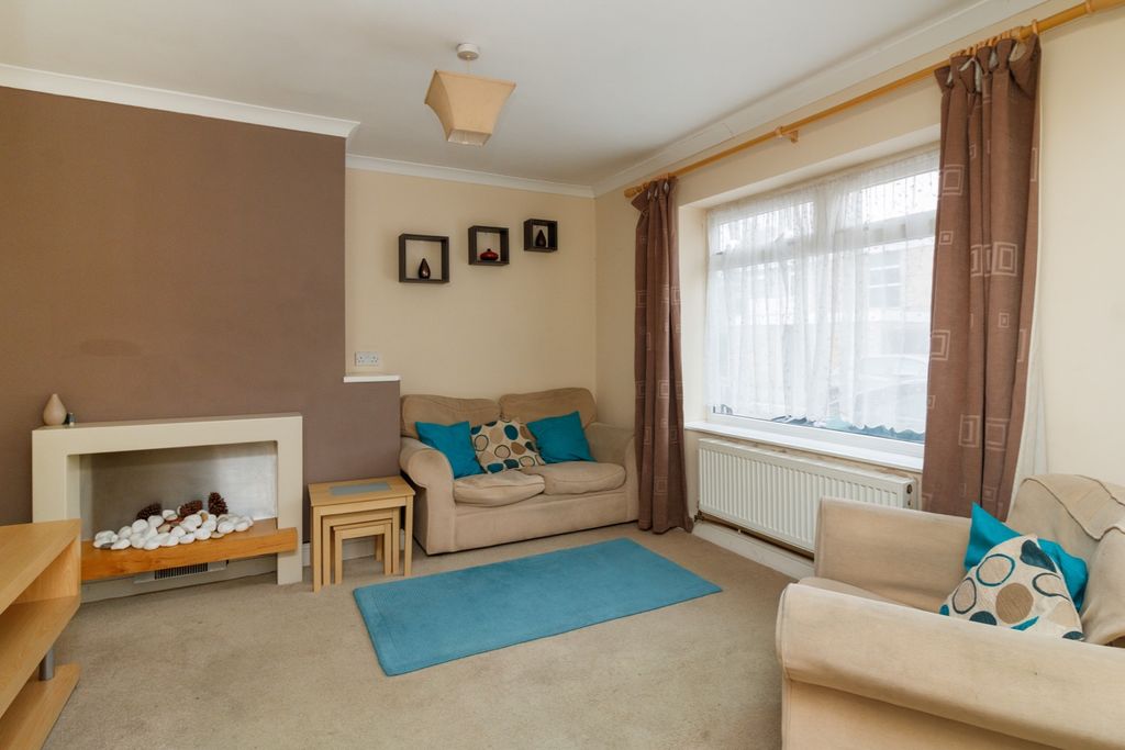 Property photo 1 of 9 1062770