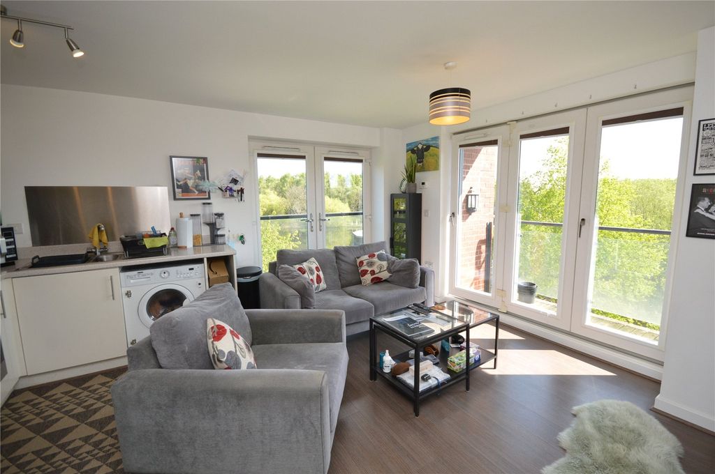 Property photo 2 of 12 Picture 2