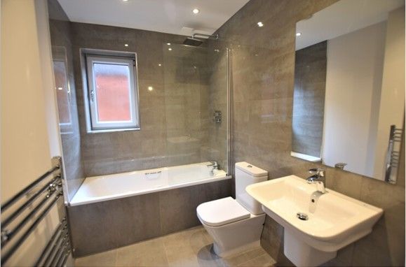 Property photo 3 of 7 Bathroom Gallus