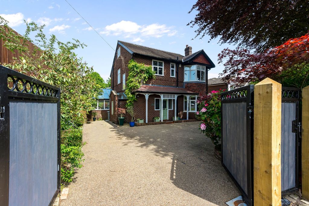 Property photo 1 of 28