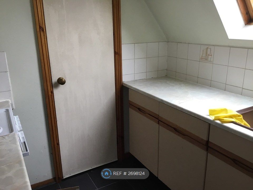 Property photo 3 of 9 Kitchen