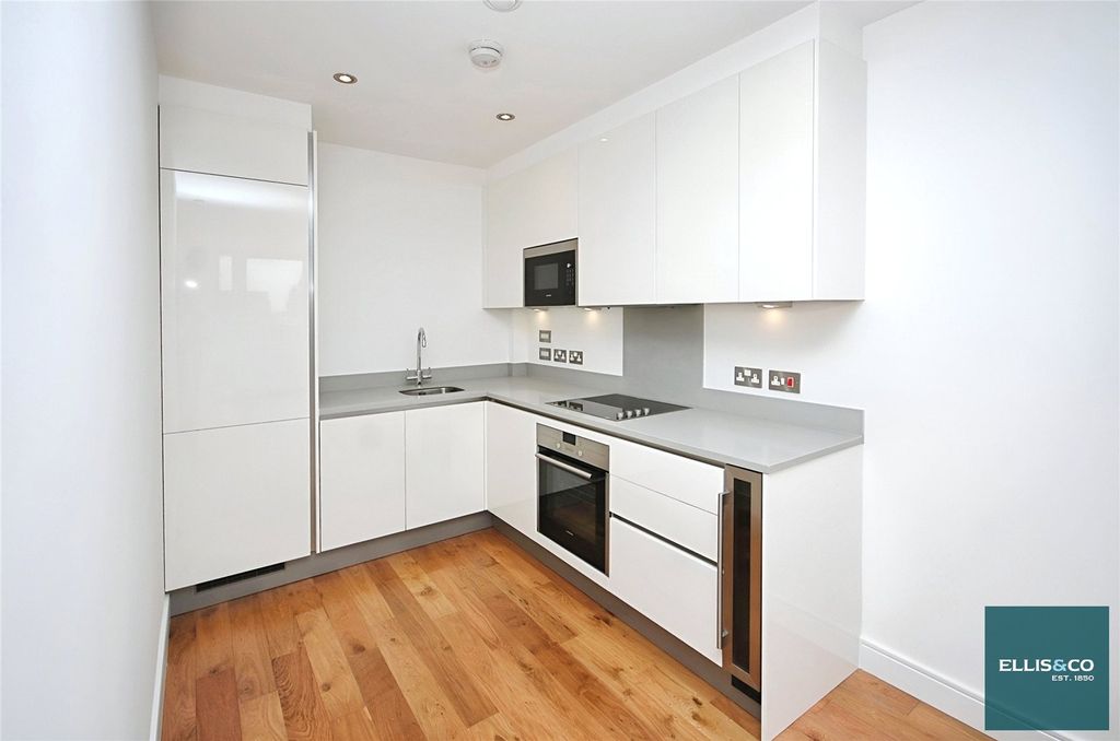 Property photo 2 of 10 Picture No. 13