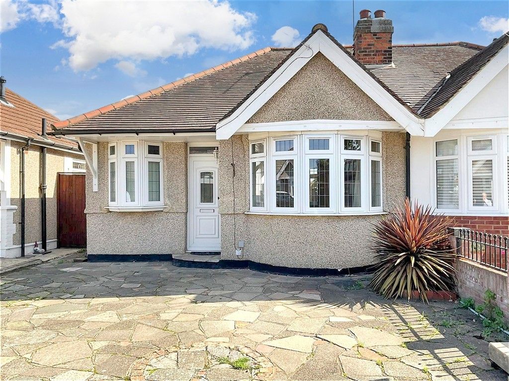 Property photo 1 of 7 Front