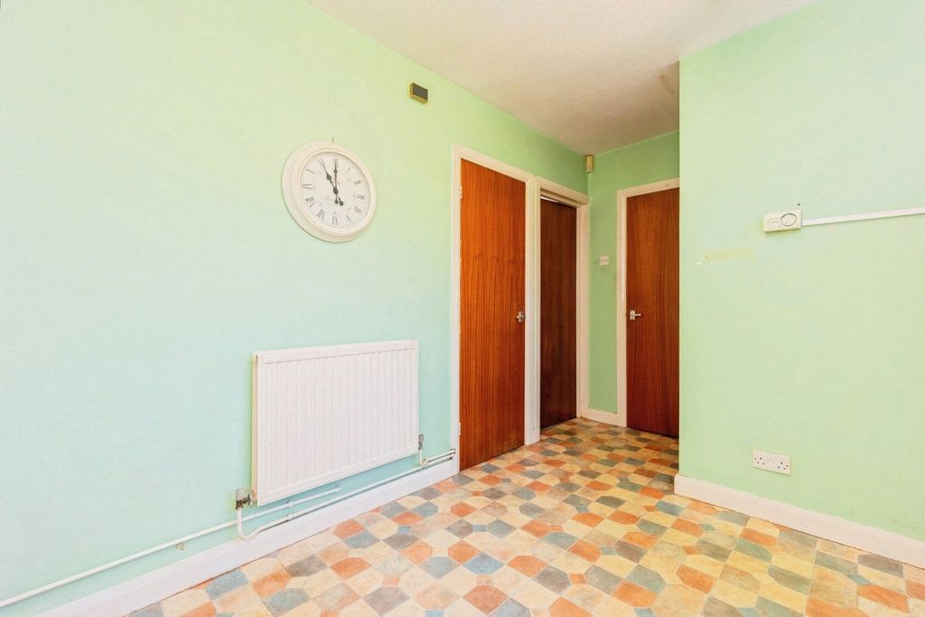 Property photo 3 of 17 Photo