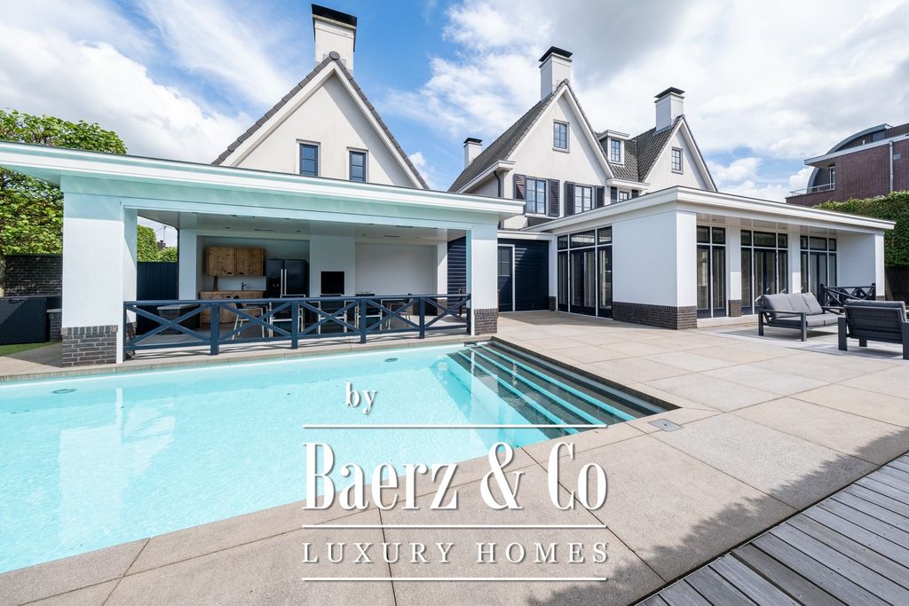 Property photo 1 of 52