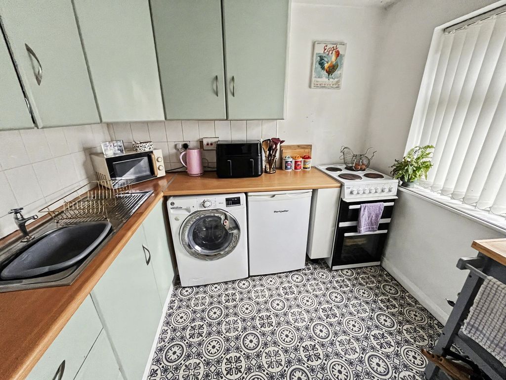 Property photo 3 of 14