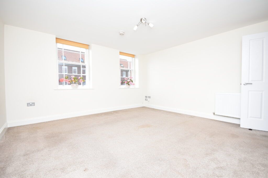 Property photo 2 of 36
