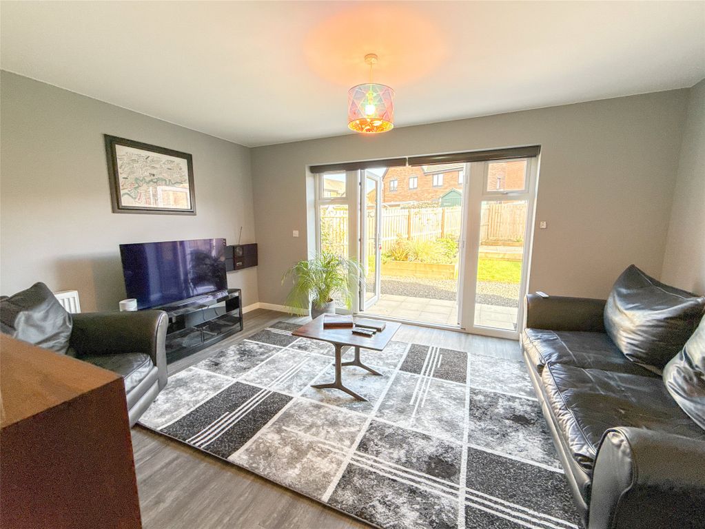 Property photo 2 of 28 Lounge