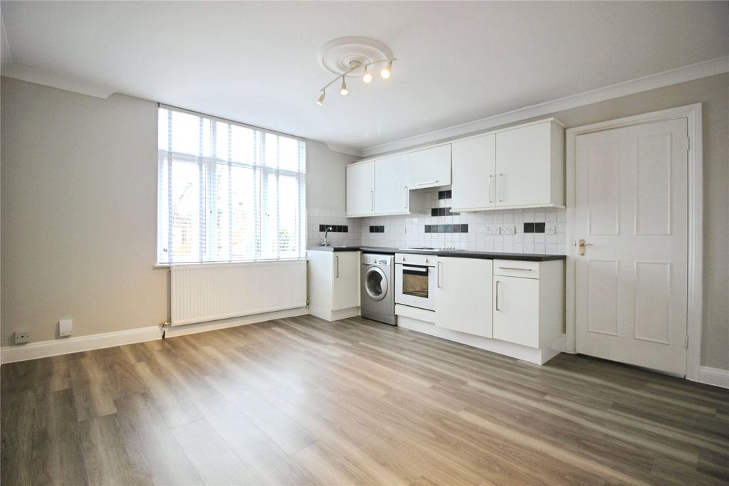 Property photo 2 of 7 Picture No. 14