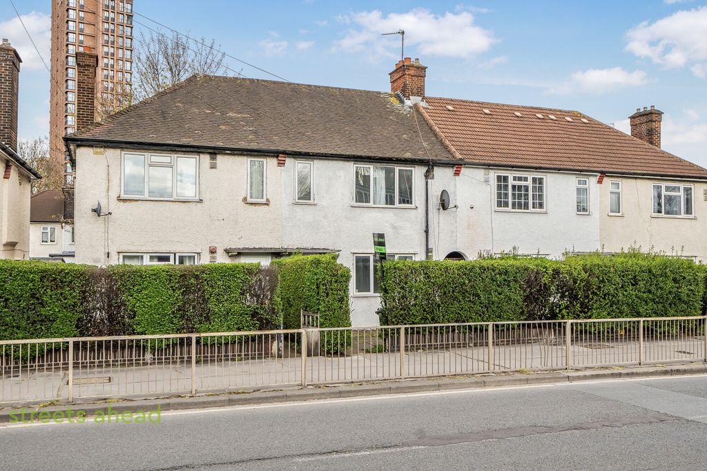 Property photo 1 of 18 De2Da1Aa-A8Ae-4c9...