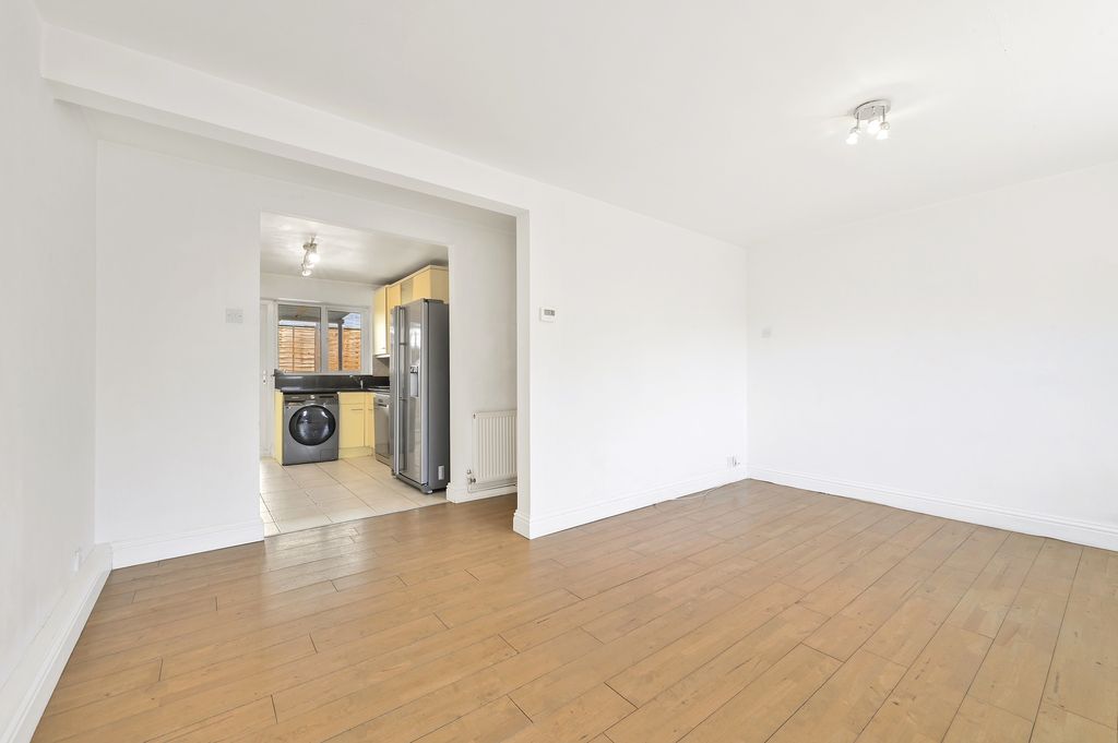 Property photo 3 of 7
