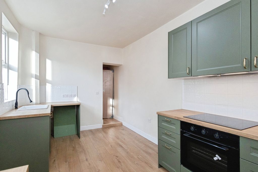 Property photo 3 of 26 Pbox-Img.Jpg