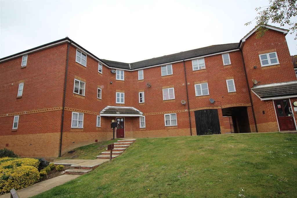Property photo 1 of 8 5 Riverbank Way Front 2017.Jpg
