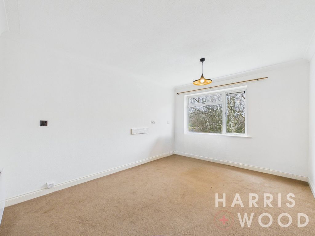 Property photo 3 of 12 4974573