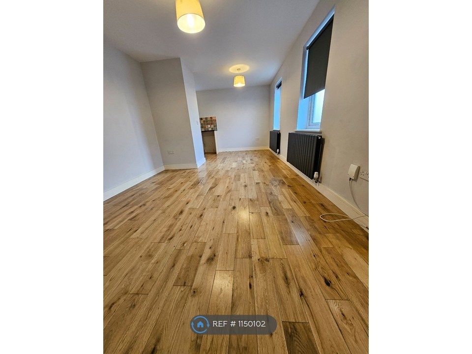 Property photo 3 of 14 Living Room