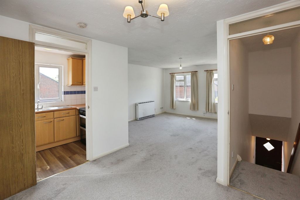 Property photo 2 of 21