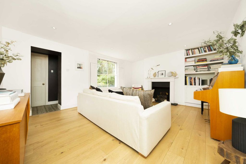 Property photo 3 of 8