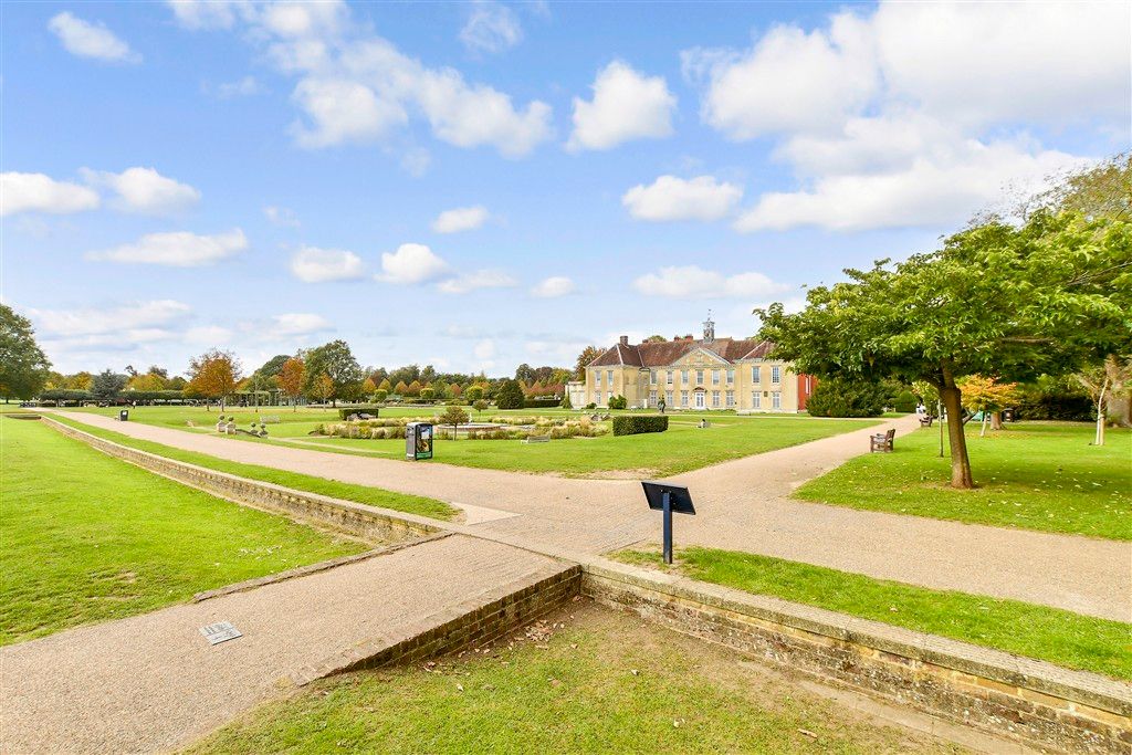 Property photo 2 of 9 Surrounding Area