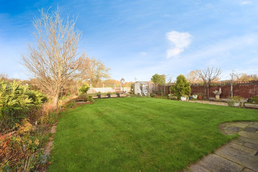 Property photo 2 of 19
