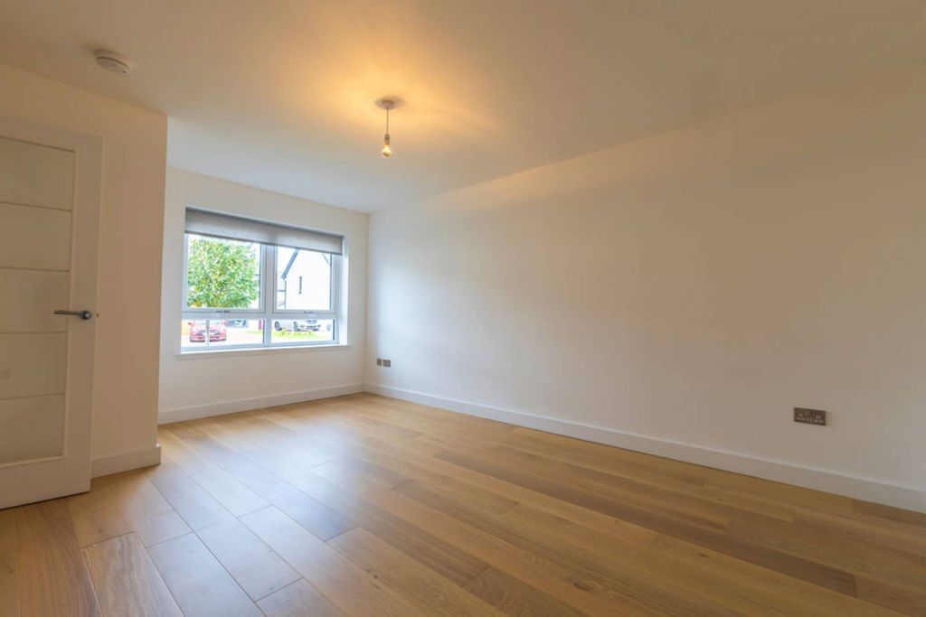 Property photo 2 of 29