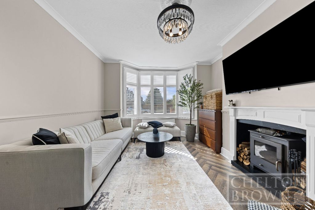 Property photo 2 of 30 Lounge