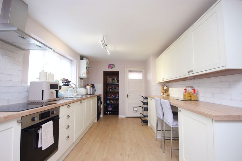 Property photo 3 of 11 Kitchen-Diner