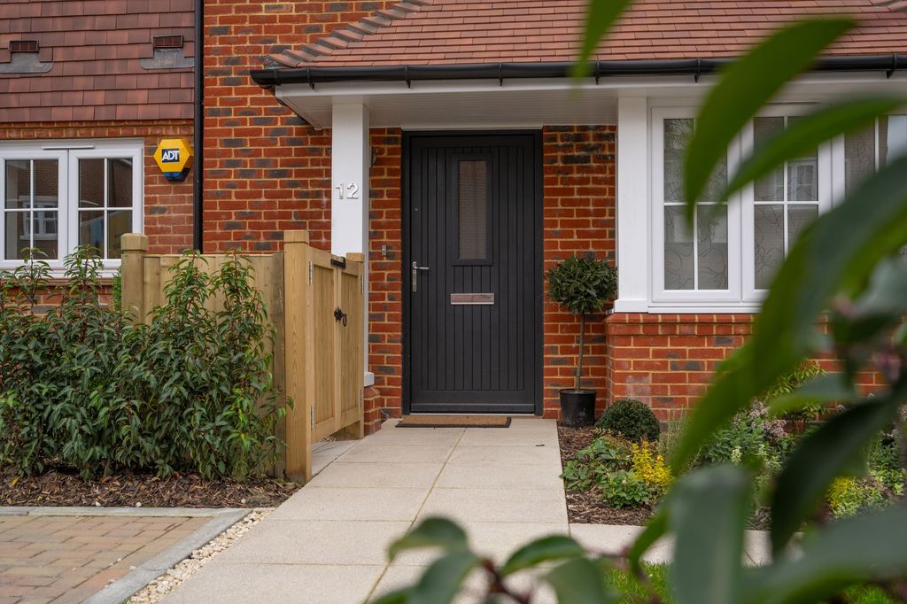 Property photo 2 of 10