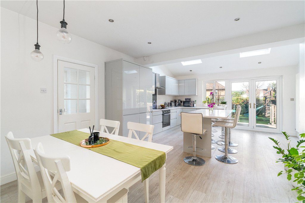 Property photo 2 of 17 Dining Kitchen