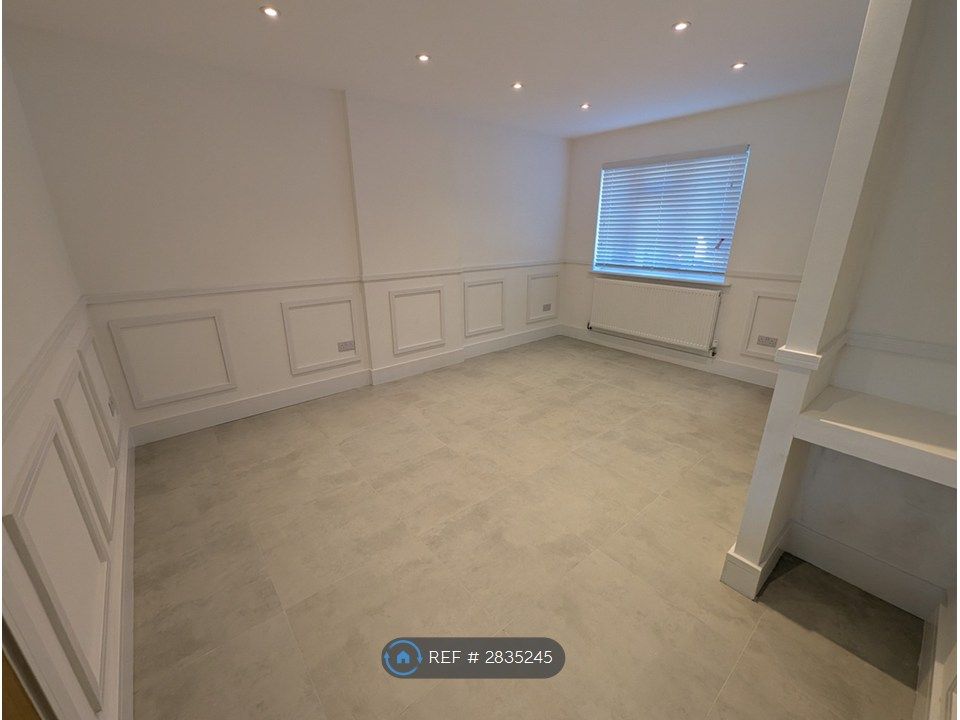 Property photo 2 of 10 Living Room