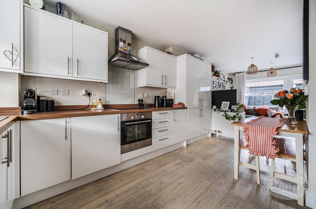 Property photo 2 of 22 5Bebcd6B-0266-436...