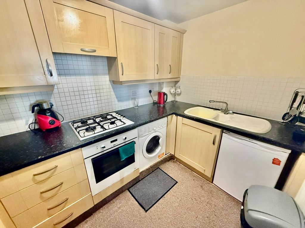 Property photo 2 of 8