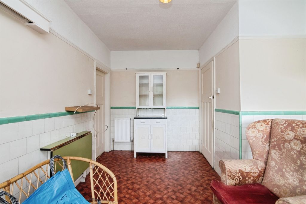 Property photo 3 of 17