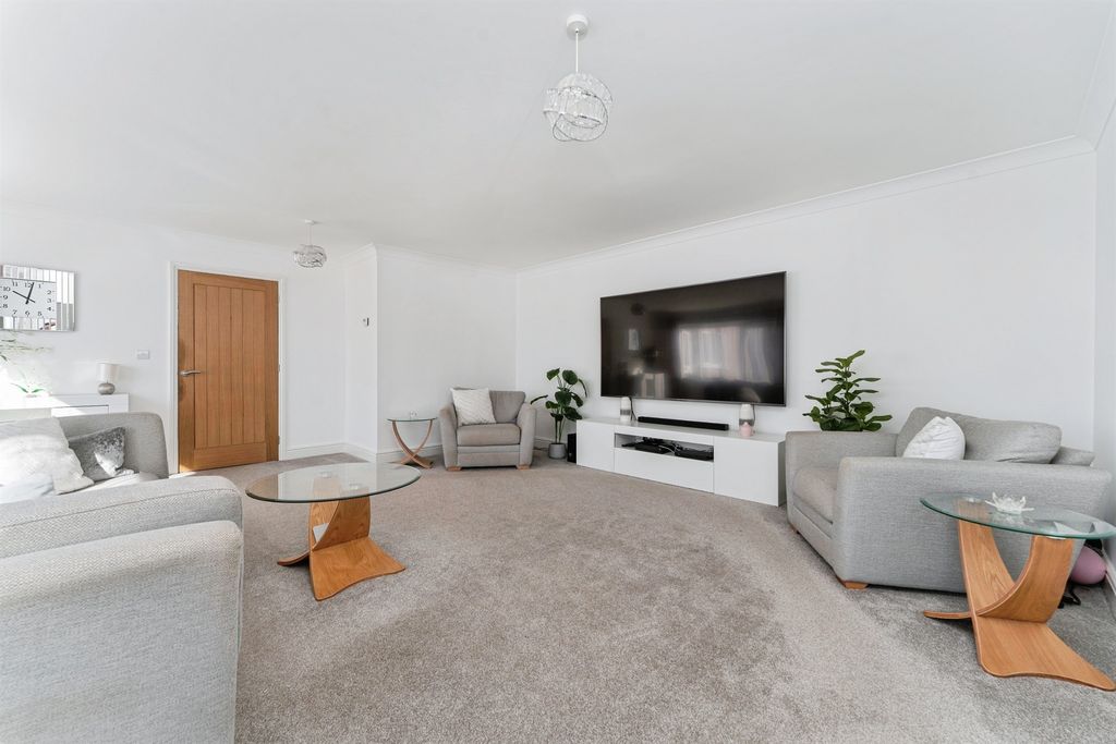 Property photo 3 of 29