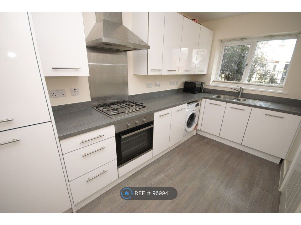 Property photo 2 of 3