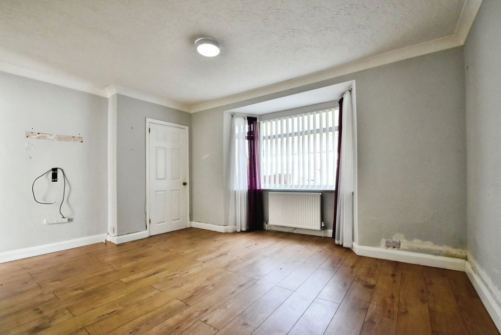 Property photo 2 of 17 Photo