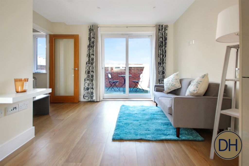 Property photo 1 of 13 Theydon Mews