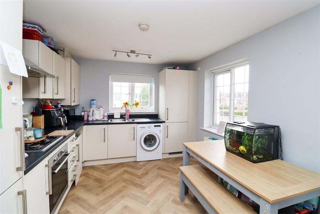 Property photo 2 of 13 Kitchen/Breakfast Room