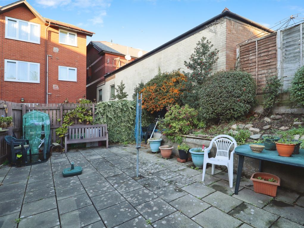 Property photo 2 of 12