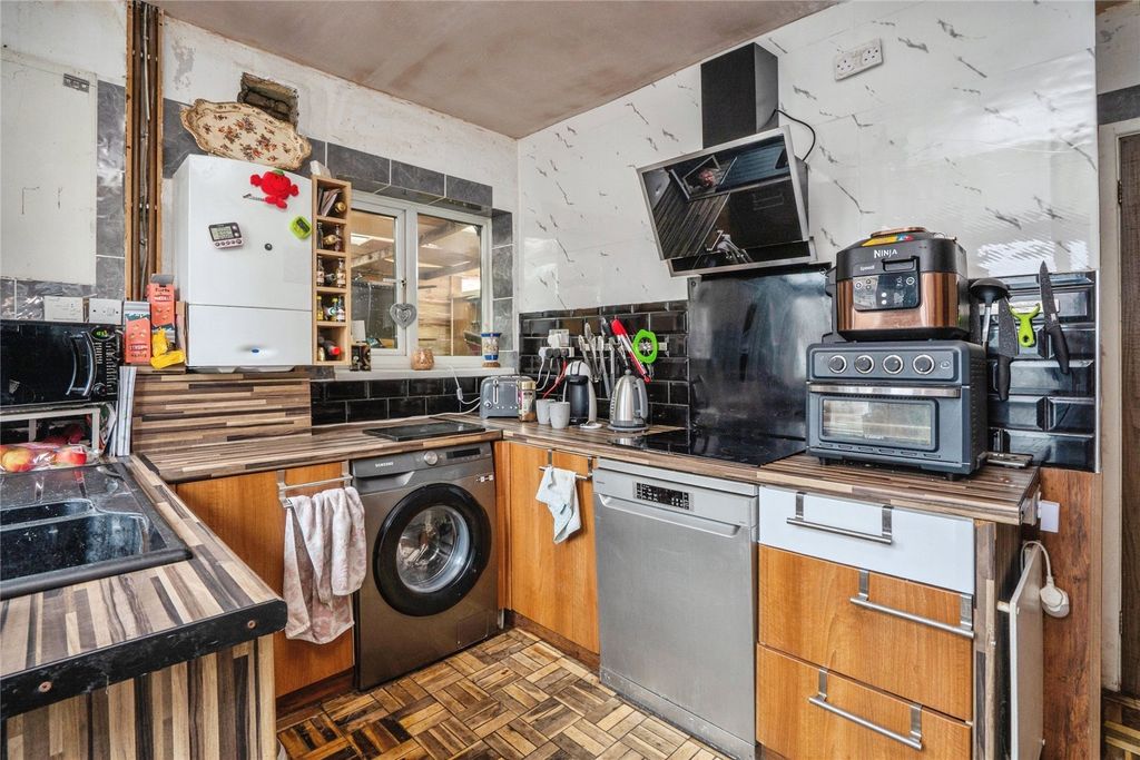 Property photo 3 of 15 Picture No. 13