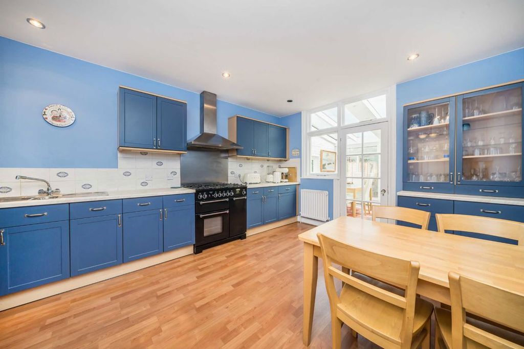 Property photo 3 of 9