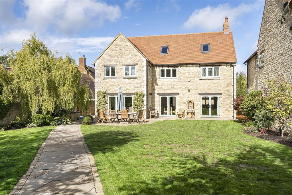 Property photo 2 of 38 76_63008.Jpg