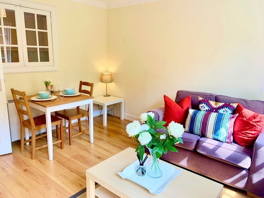 Property photo 2 of 8 Living Room Picture 2