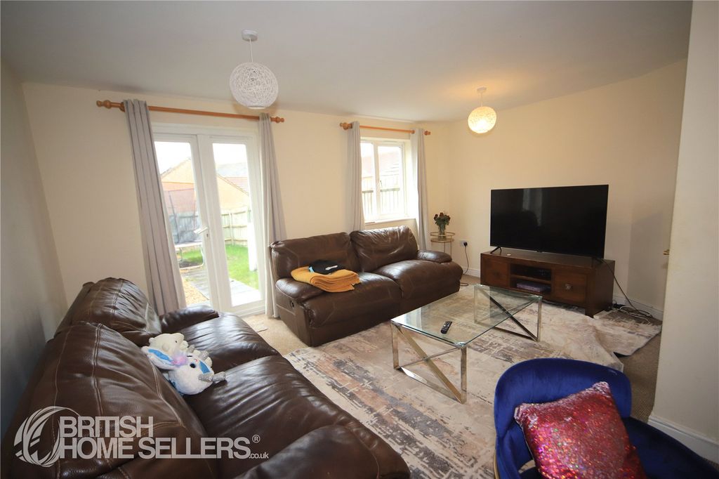 Property photo 2 of 18 Picture No. 17