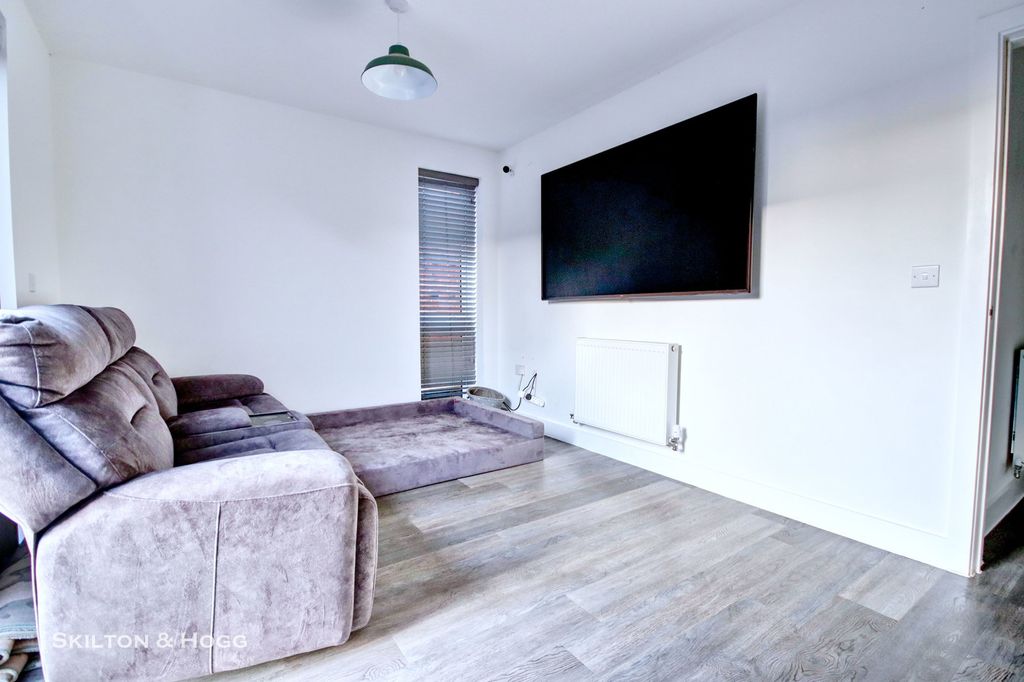 Additional image 6 of 4 bed semi-detached house for saleWren Way, Daventry NN11