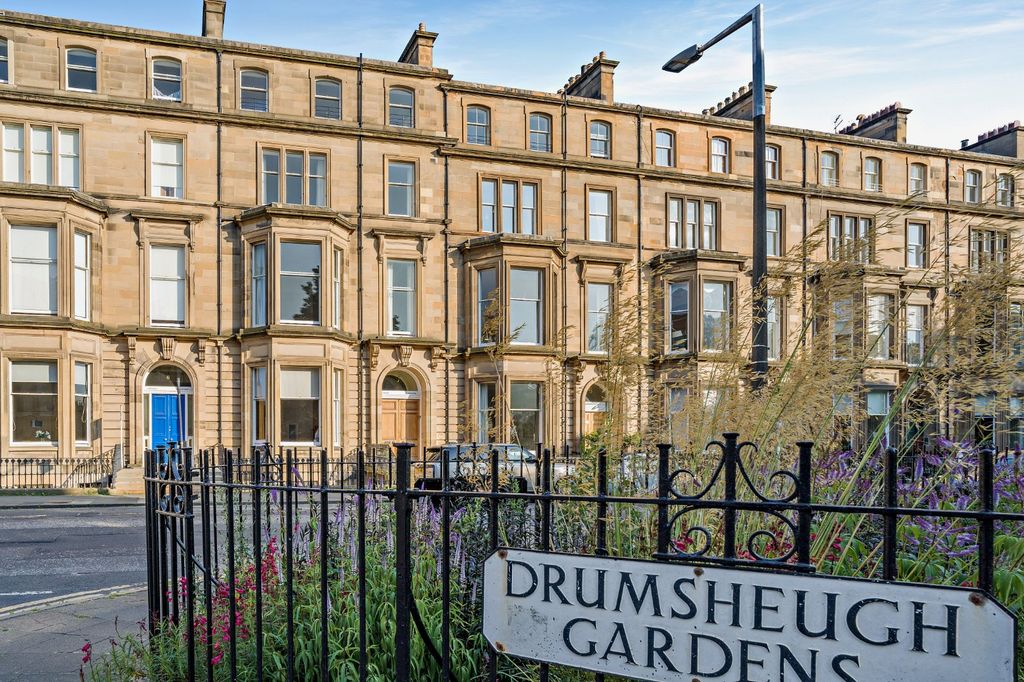 Property photo 2 of 21 Drumsheugh Gardens