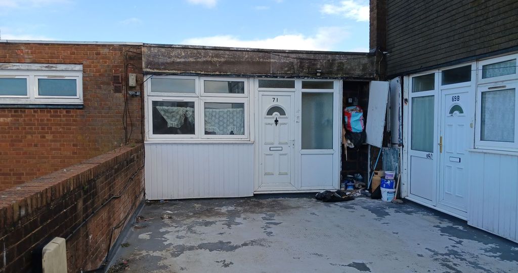 Property photo 2 of 13