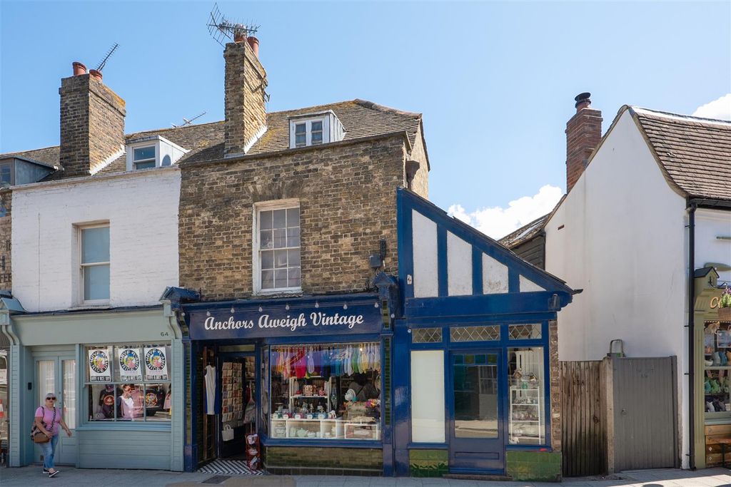Property photo 1 of 15 Harbour Street, Whitstable