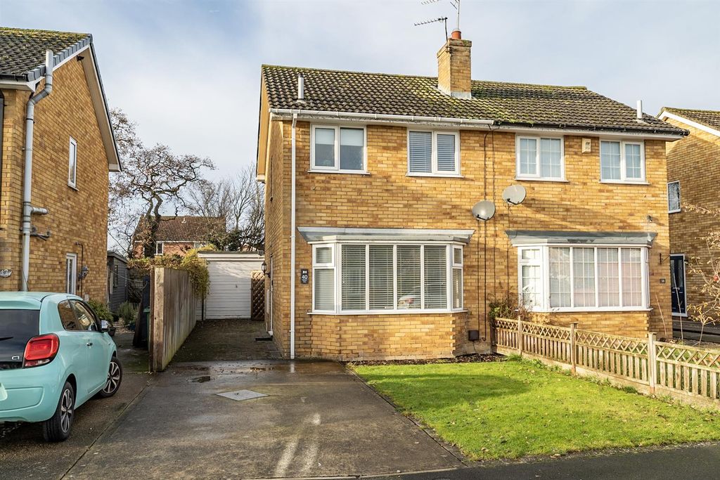 Property photo 1 of 14 External